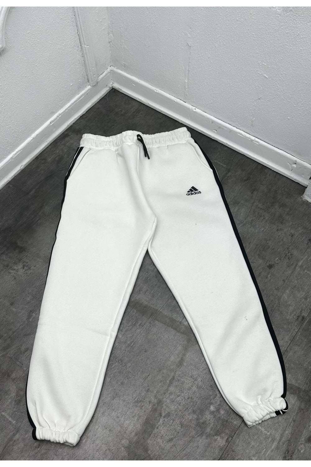 1011 ADİDAS PAÇA LASTİK EŞOFMAN - BEYAZ