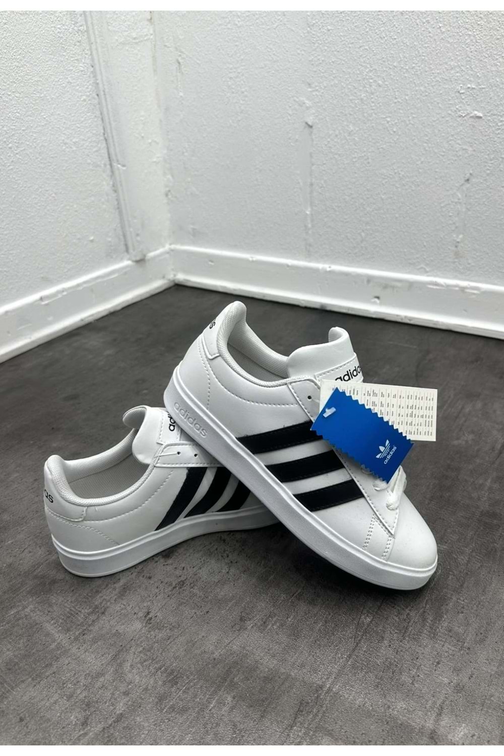 1020 ADIDAS GRAND COURT AYAKKABI - BEYAZ-SIYAH - 40