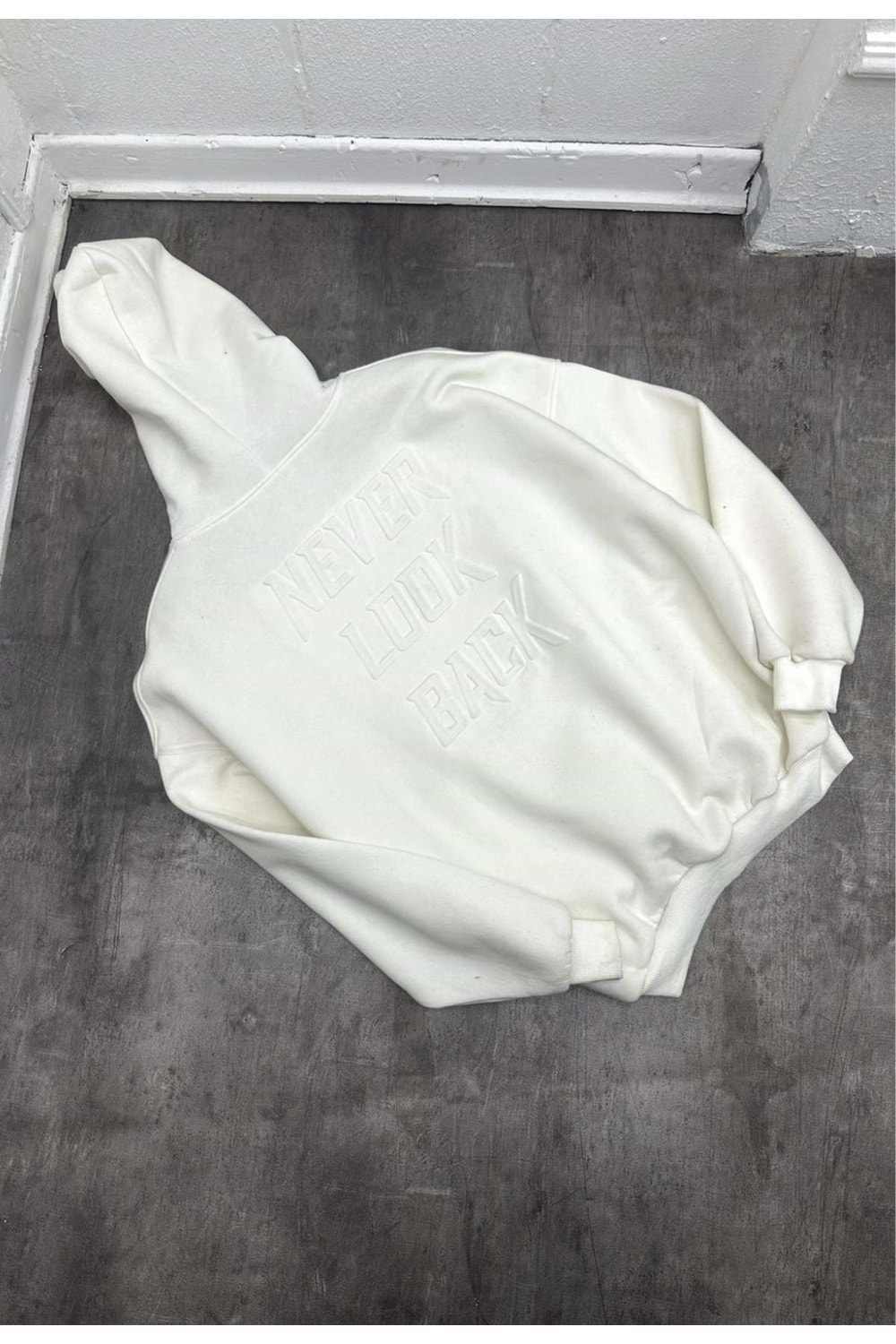 1001 NEVER KABARTMA BÜYÜK LOGO - BEYAZ - STANDART